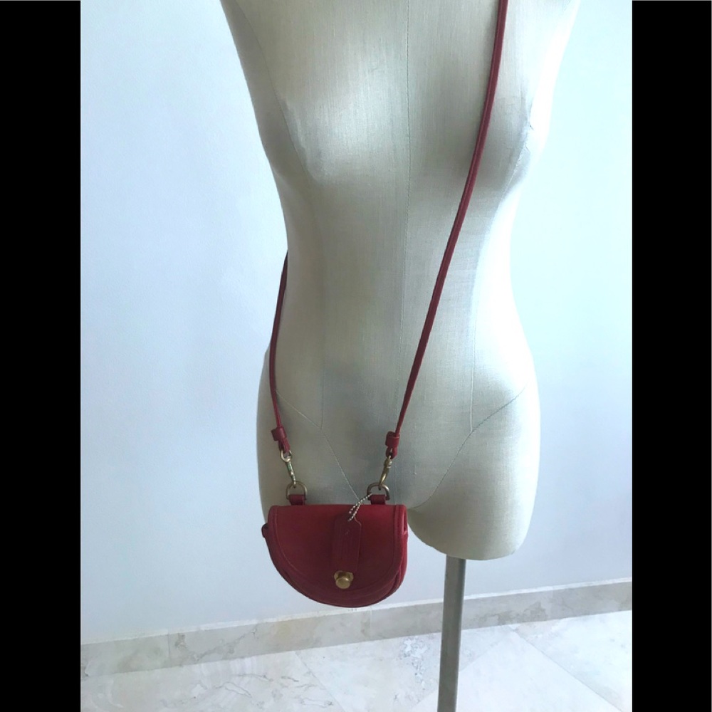 Stylish vintage Coach Red Mini Purse/Belt Bag - Picture 4 of 9